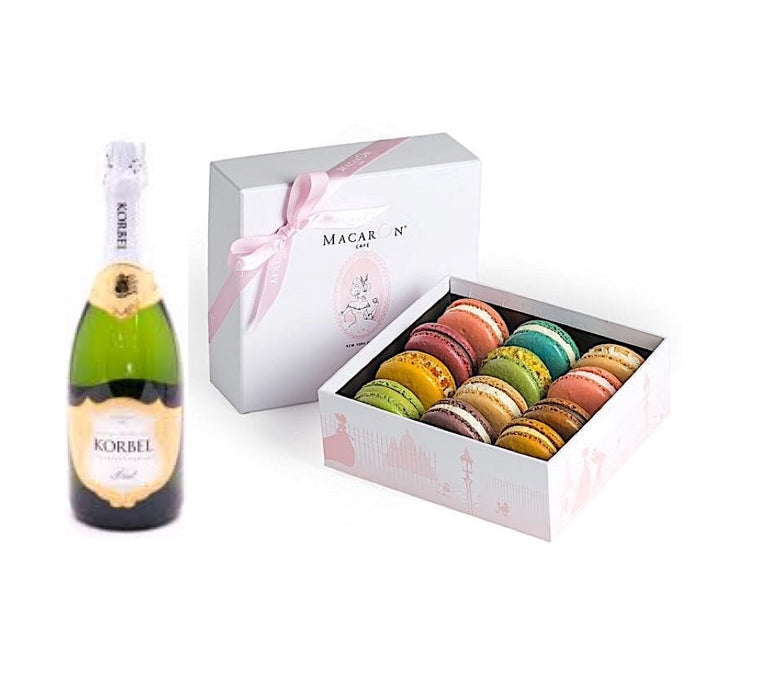 Pastel Macarons w/Champagne