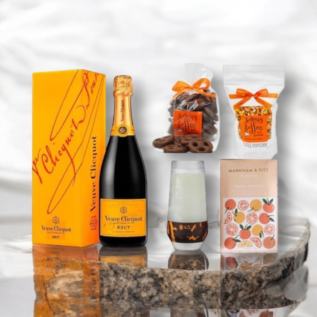 Veuve Clicquot ケース Puffy_Holder_Gifting_EOY.png